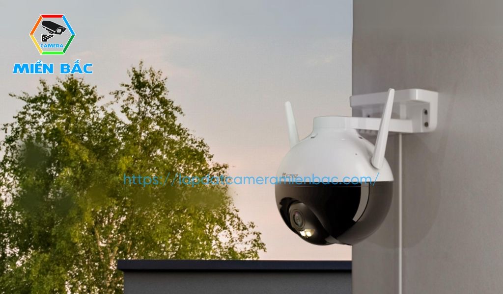 Camera Ezviz C8C 2.0MP trang bị thêm 2 ăng-ten ngoài