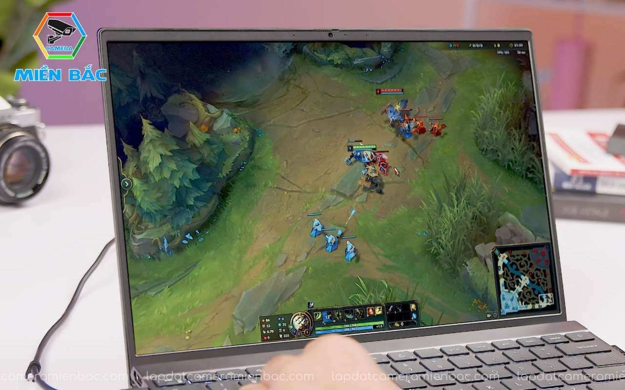 Laptop Dell 5310 trang bị màn hình chi tiết và sắc nét
